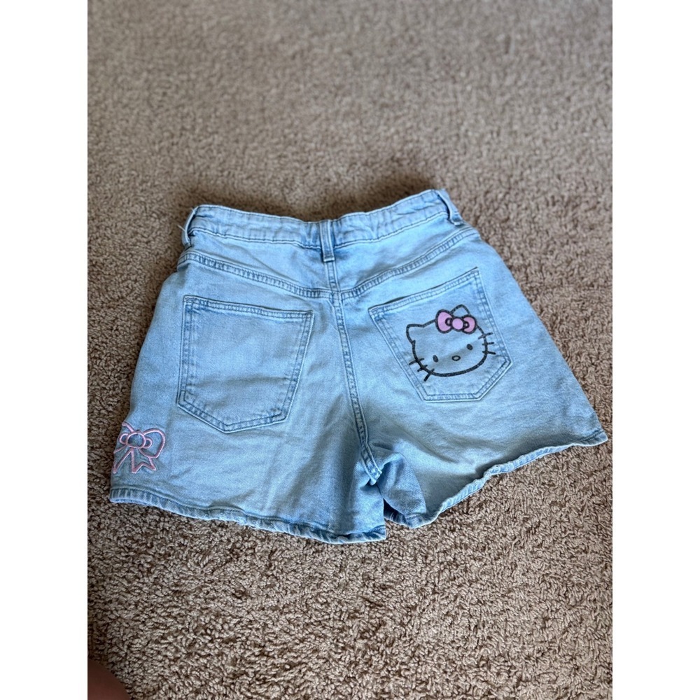 H&M Hello Kitty Sanrio Girls Denim Shorts Light Wash Blue Relaxed Fit Size 14Y - Picture 3 of 4